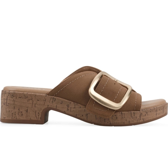 Cliffs by White Mountain Women's Tan Nubuck Slide Sandals - Picture 12 of 12